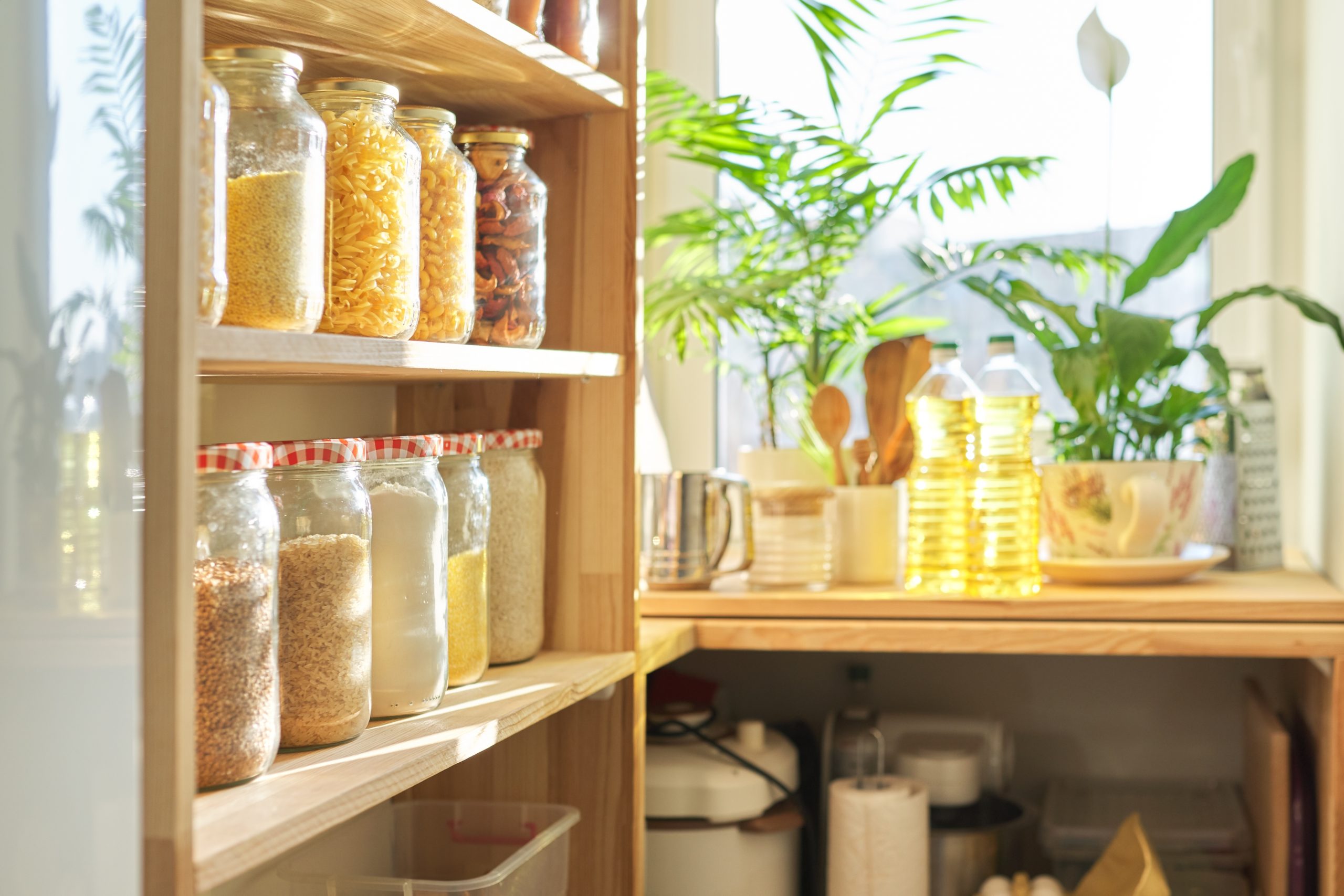 how to organize your pantry